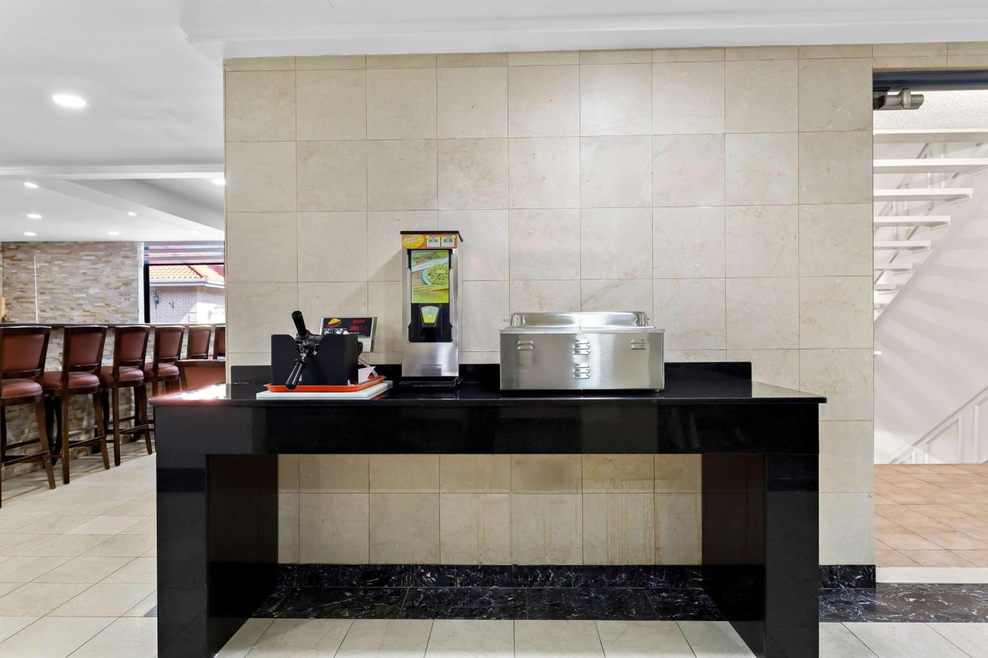 Surestay Plus By Best Western Windsor Luaran gambar